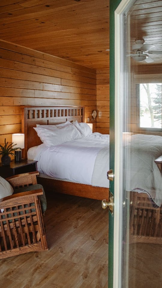 Post 4 by Large Group Lake Winnipeg Getaway on Instagram (video)