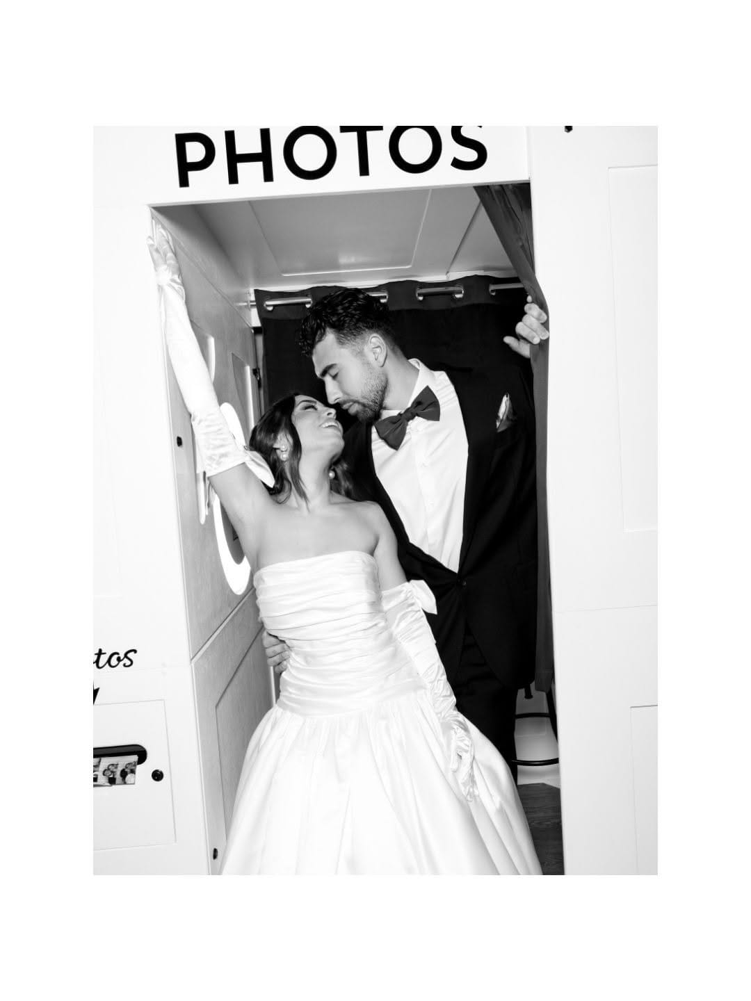 Post 6 by Montreal & Destination Wedding Photographer on Instagram (carousel)