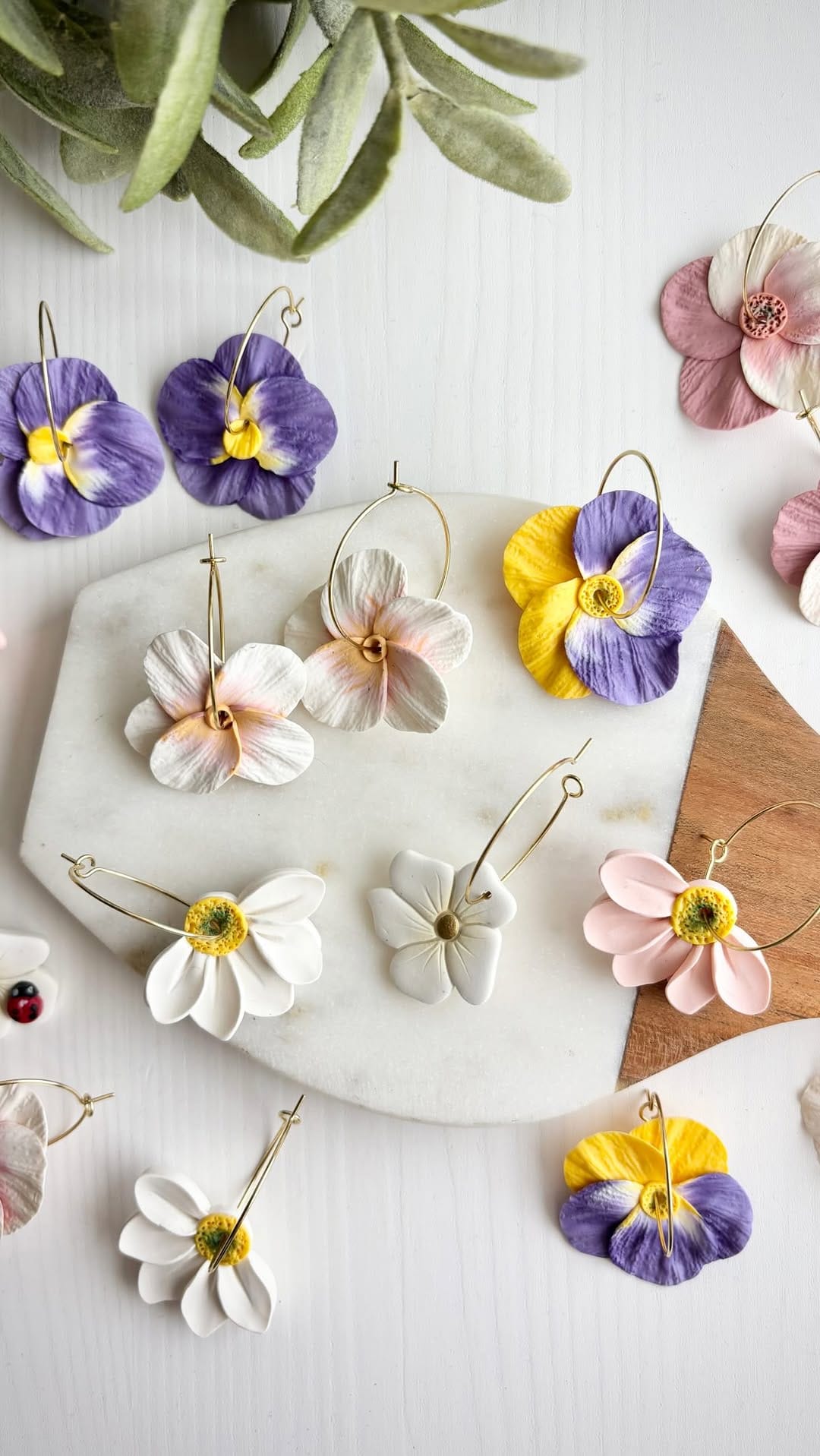 Post 2 by Knightswood Clay House: Polymer Clay Small Shop on Instagram (video)