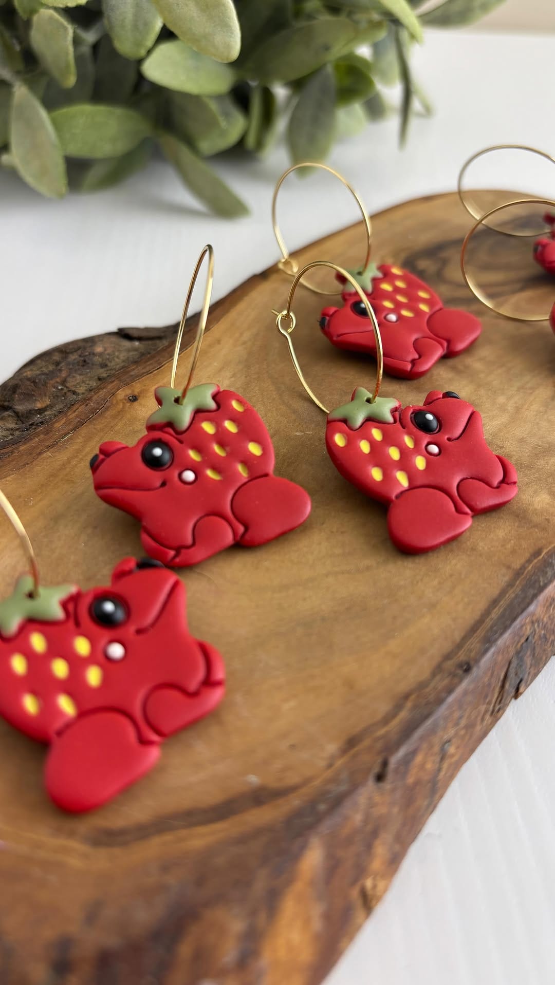 Post 7 by Knightswood Clay House: Polymer Clay Small Shop on Instagram (video)
