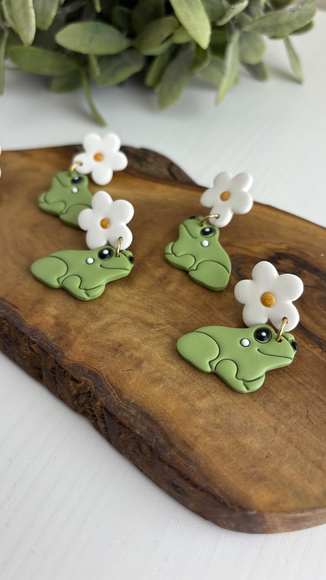 Post 10 by Knightswood Clay House: Polymer Clay Small Shop on Instagram (video)