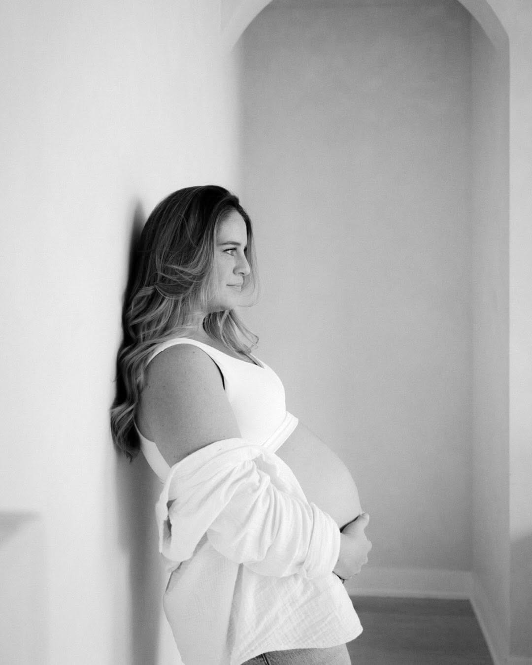 Post 9 by Tracy Grace - Ottawa Wedding Photographer on Instagram (carousel)