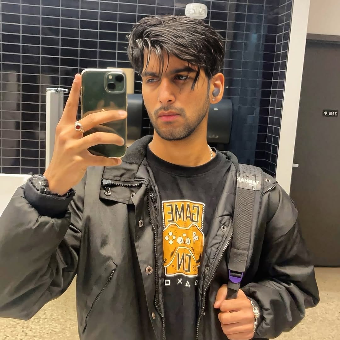 Post 7 by VEEREN SHARMA 🇮🇳 on Instagram (image)