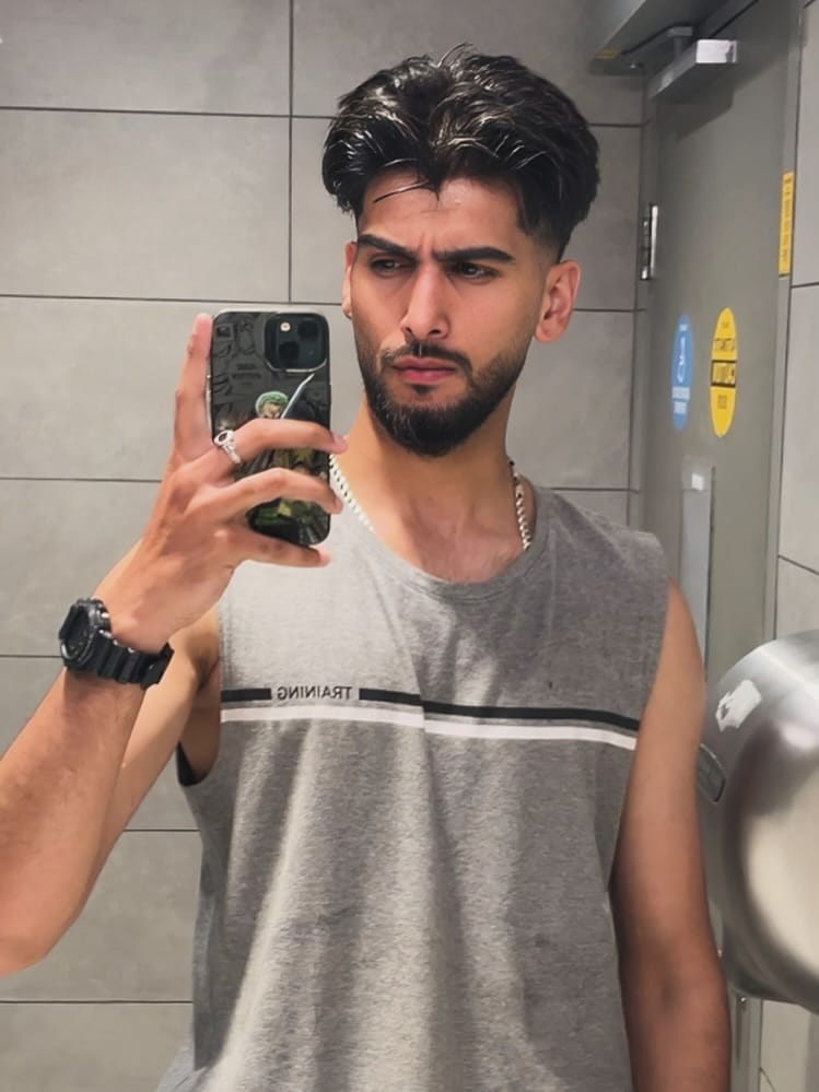 Post 2 by VEEREN SHARMA 🇮🇳 on Instagram (image)