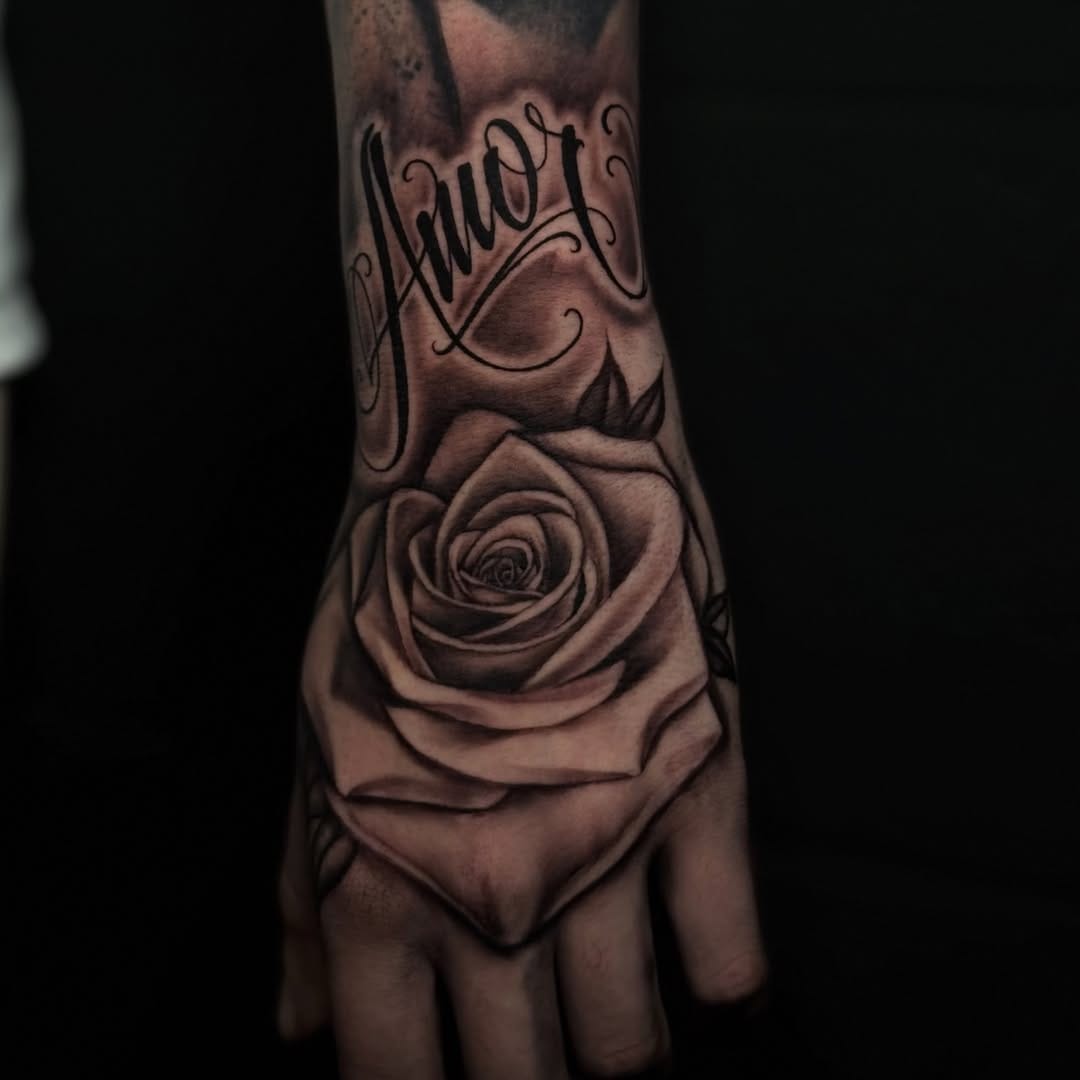 Post 2 by Toronto Tattoo Artist 📍🇲🇽🇮🇹 on Instagram (carousel)