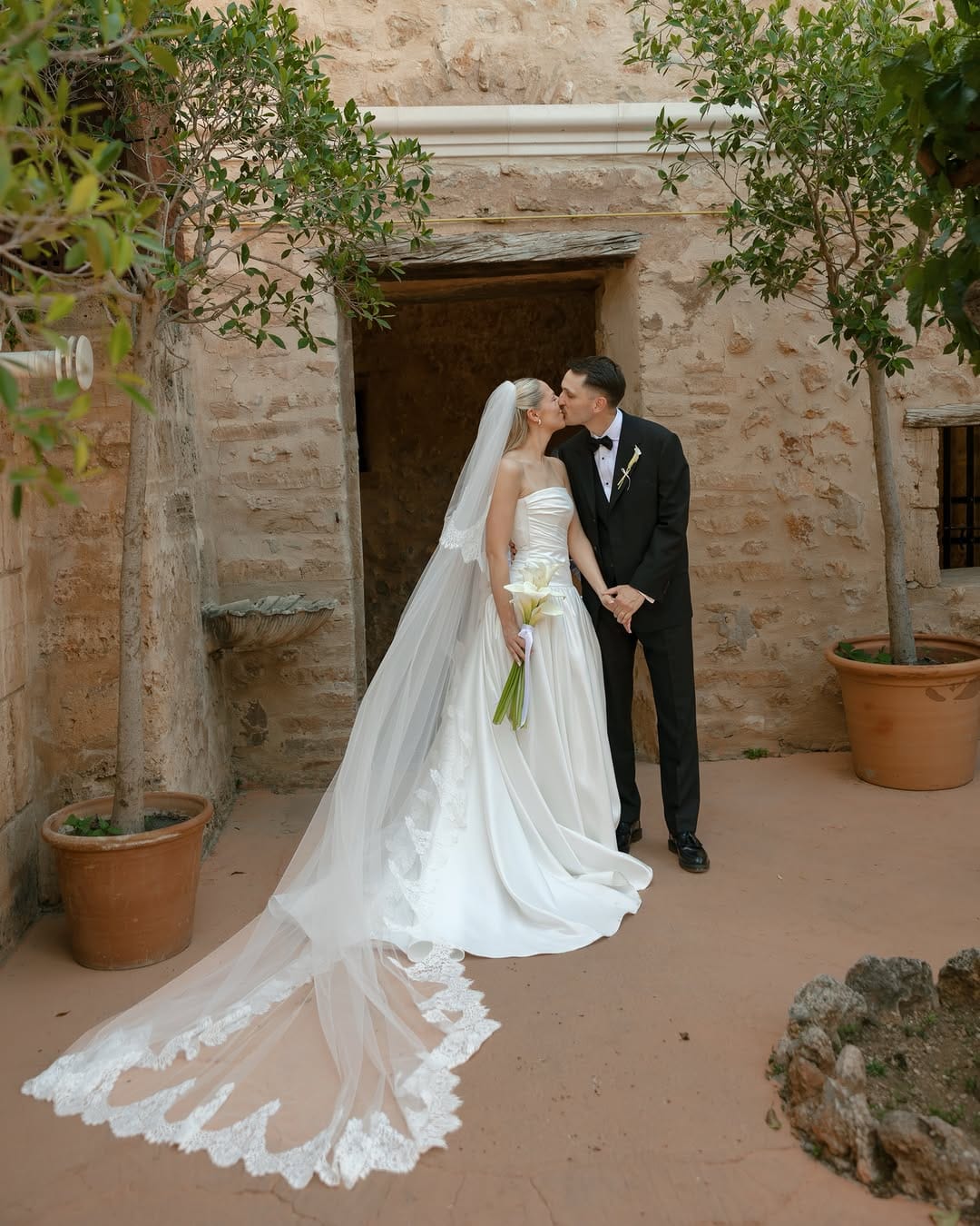 Post 2 by Taylar Jayde | UK & Destination Wedding Photographer on Instagram (carousel)