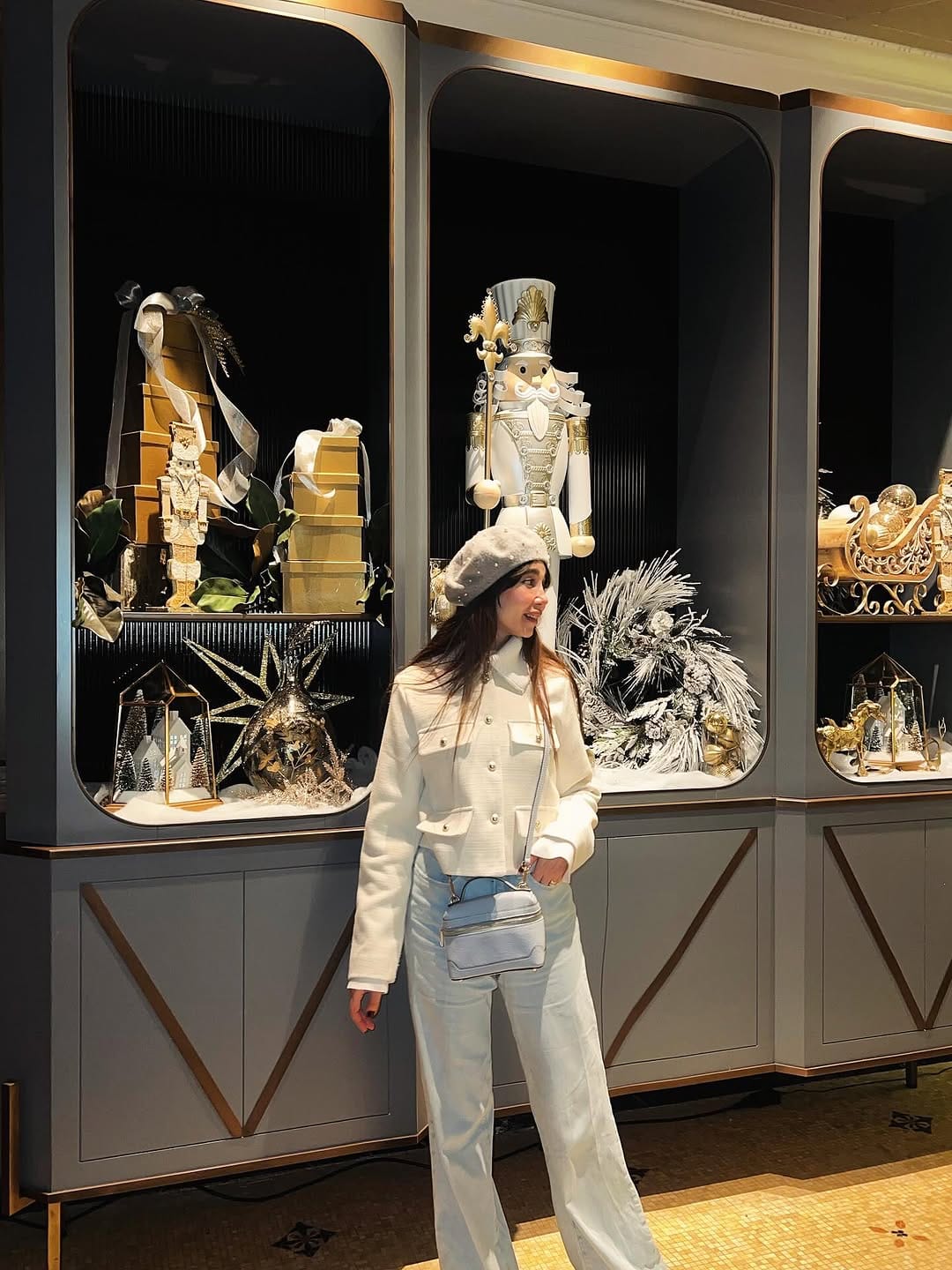 Post 6 by Elnaz Moghadam on Instagram (carousel)