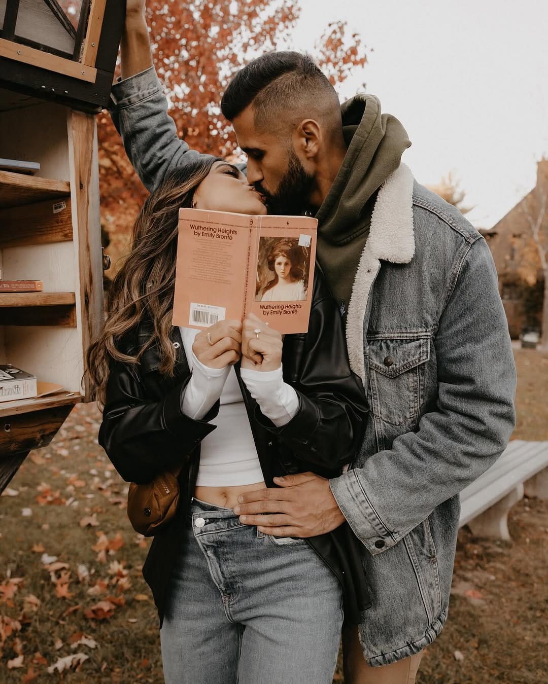 Post 9 by ONTARIO COUPLES PHOTOGRAPHER on Instagram (carousel)