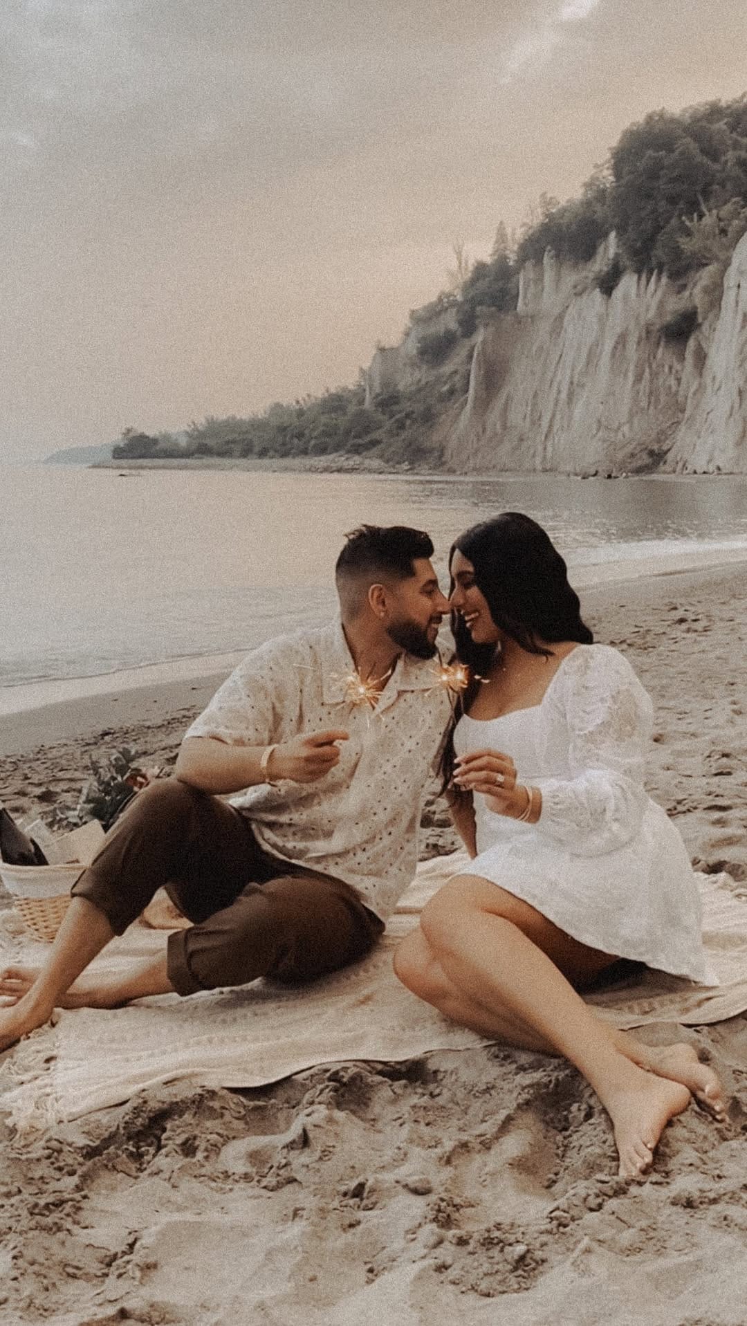 Post 1 by ONTARIO COUPLES PHOTOGRAPHER on Instagram (video)