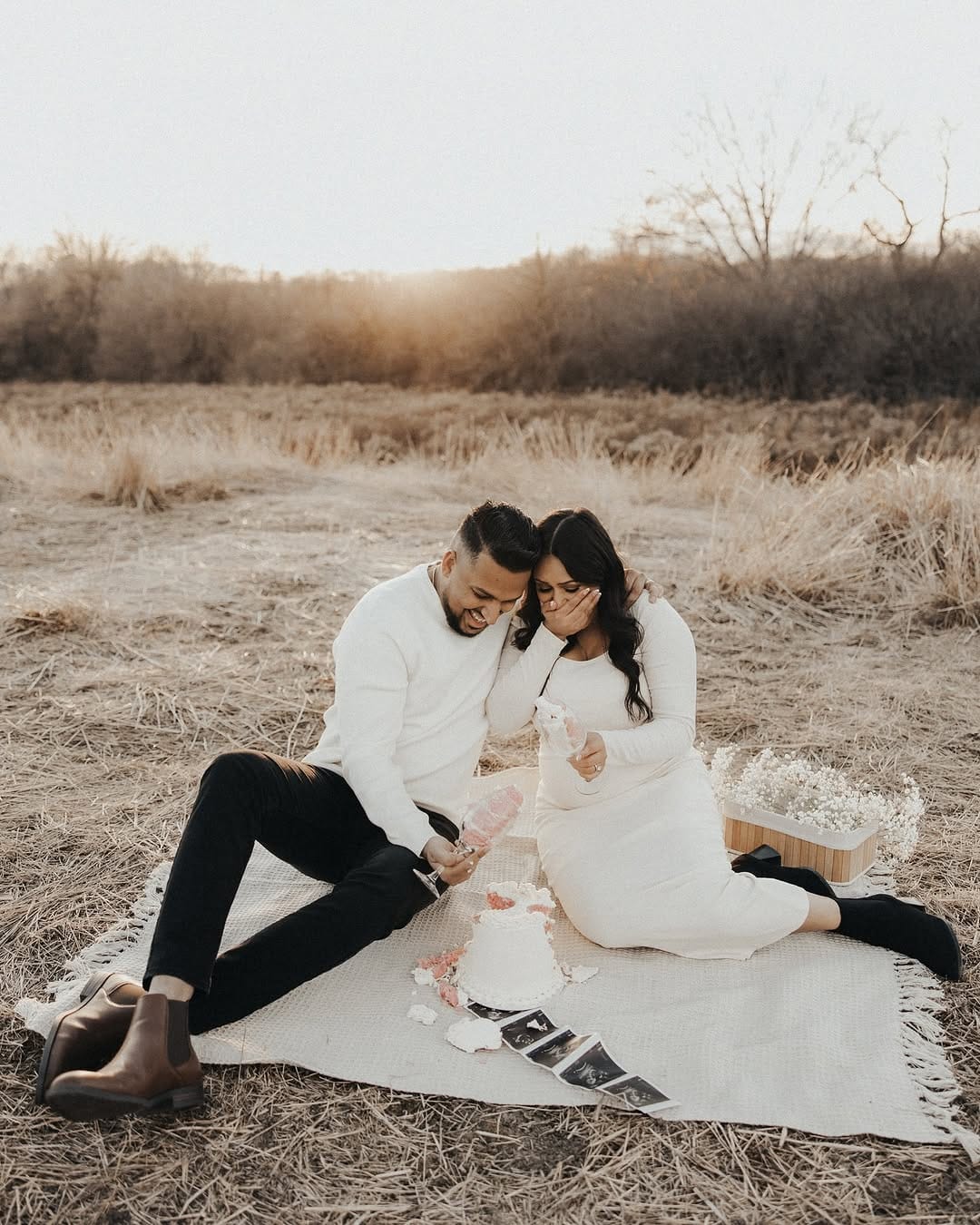 Post 8 by ONTARIO COUPLES PHOTOGRAPHER on Instagram (carousel)