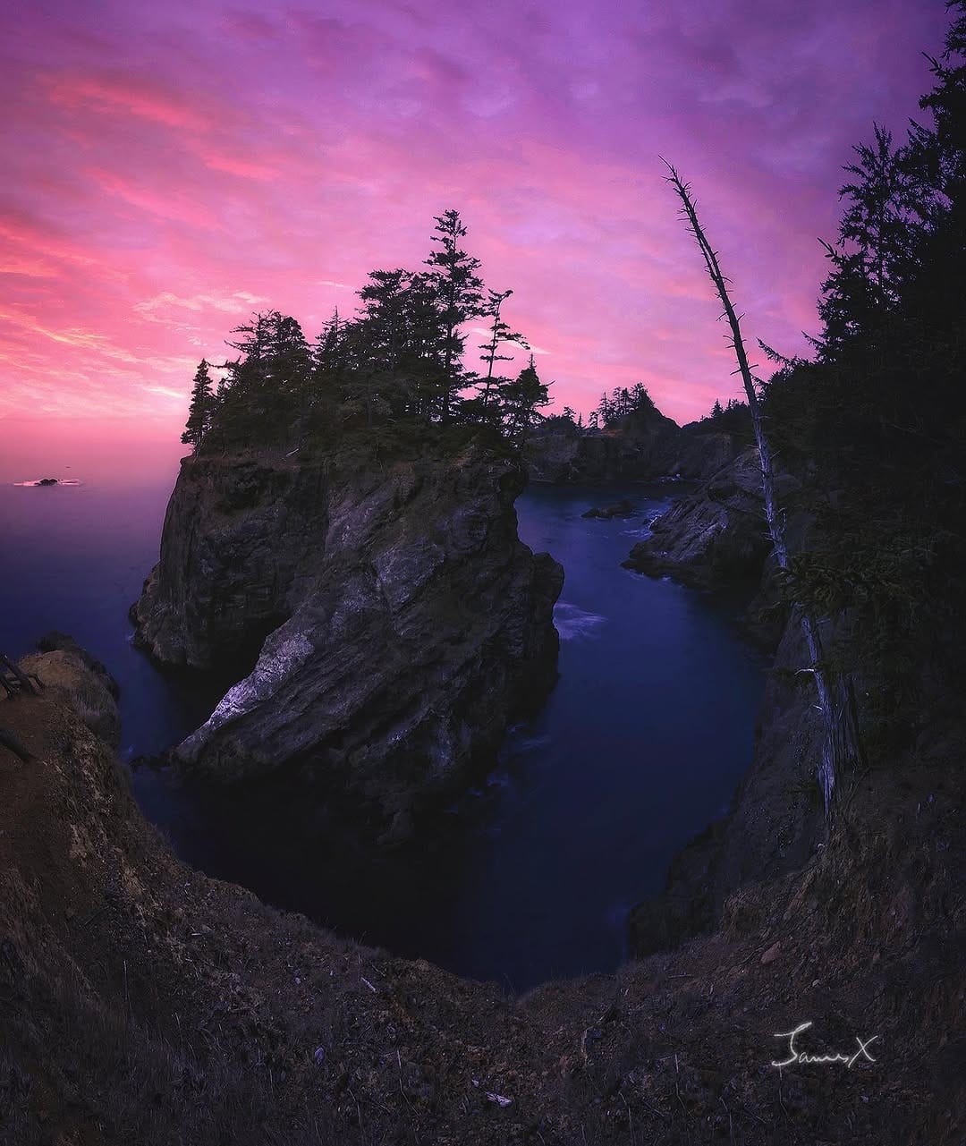 Post 2 by The Luminaters on Instagram (image)