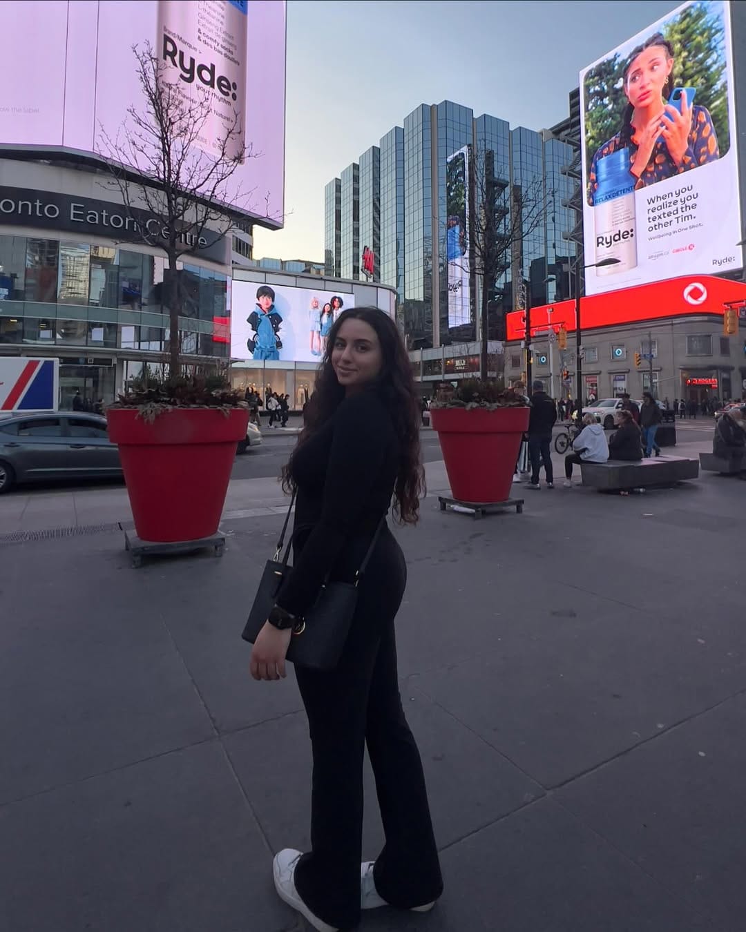 Post 9 by Gaya Elias on Instagram (carousel)