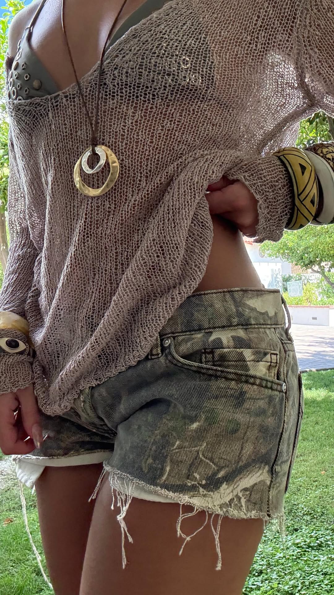Post 6 by alé on Instagram (video)