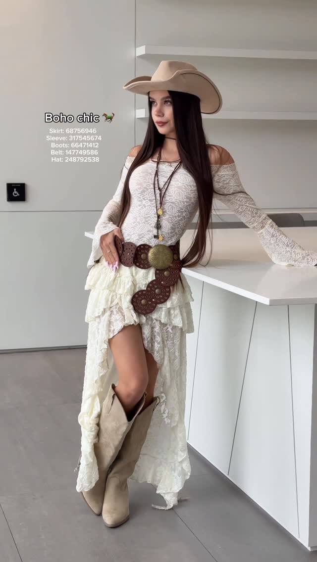Post 5 by Kaitlyn Fall Beauty on Instagram (video)
