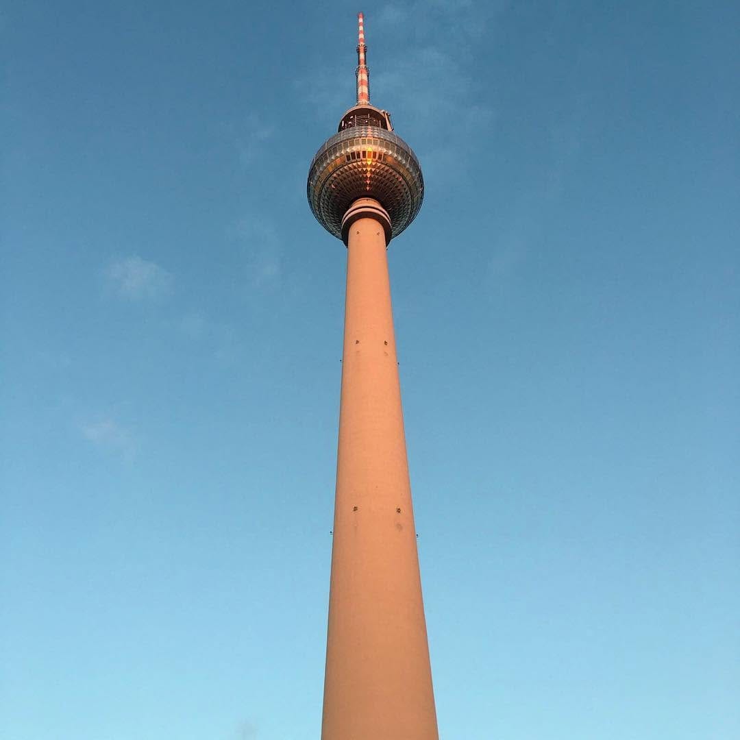 Post 10 by Simon on Instagram (image)