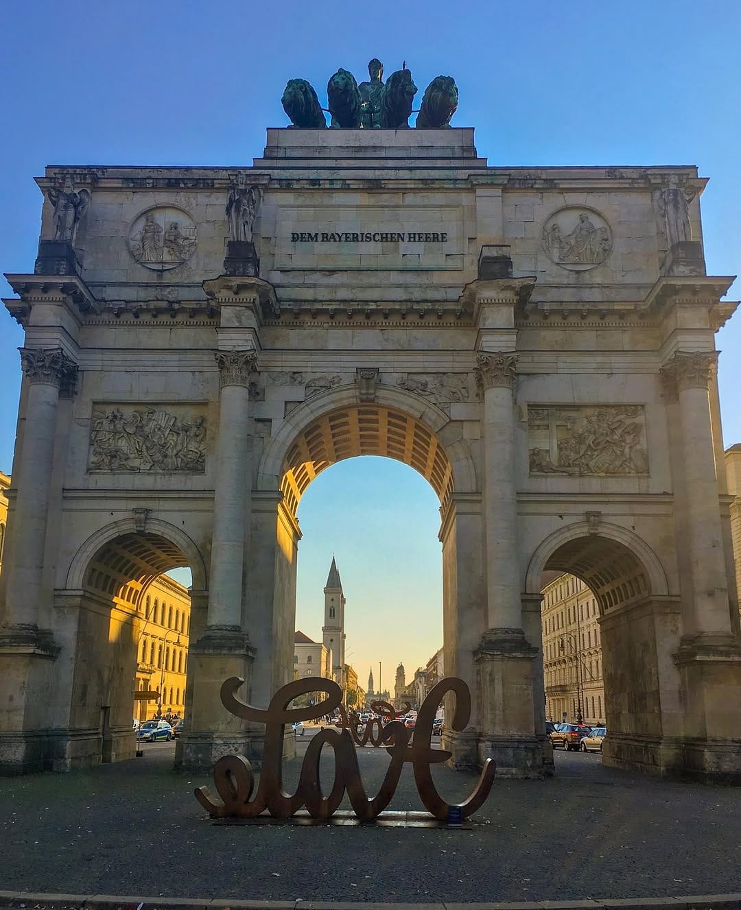 Post 3 by Simon on Instagram (image)