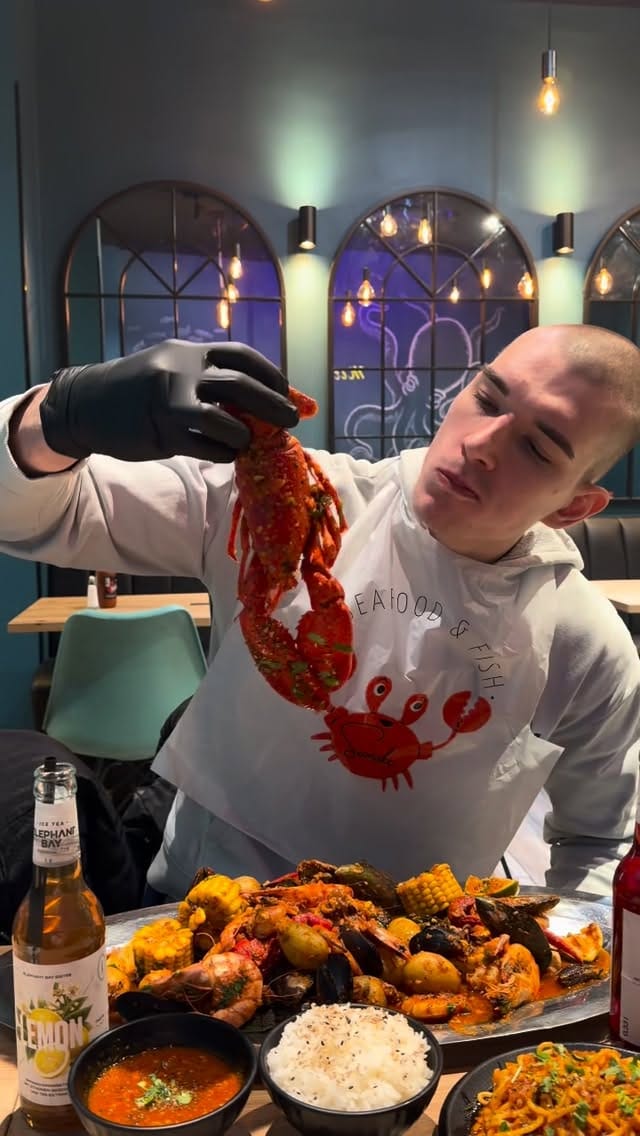 Post 4 by Samake Fish & Seafood on Instagram (video)
