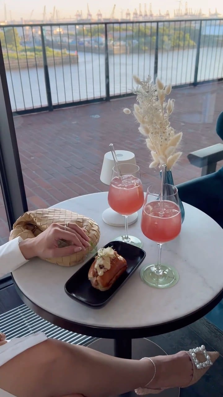 Post 4 by Best Hamburg Restaurant Reviews on Instagram (video)