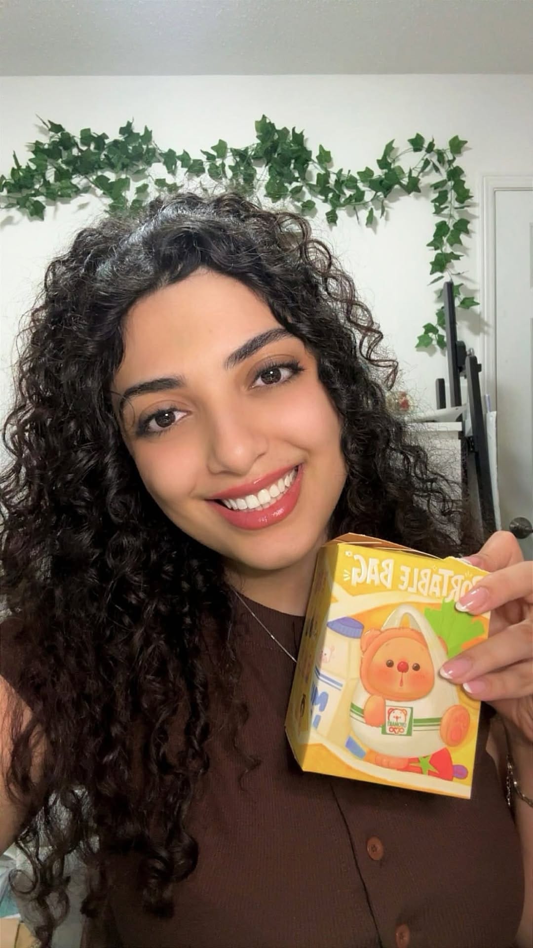 Post 2 by Yustina 🧸 on Instagram (video)