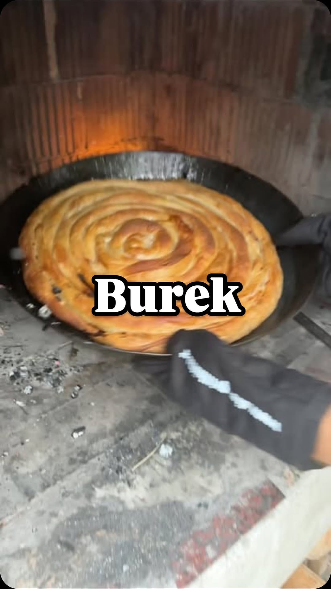 Post 10 by Kristian-Ivan Ivancic / Balkan Küche & Co. on Instagram (video)