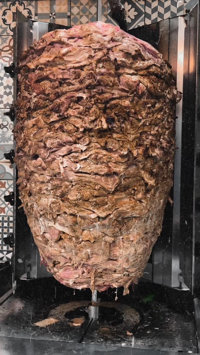 Post 3 by süßes frisch - Berliner kebap on Instagram (video)
