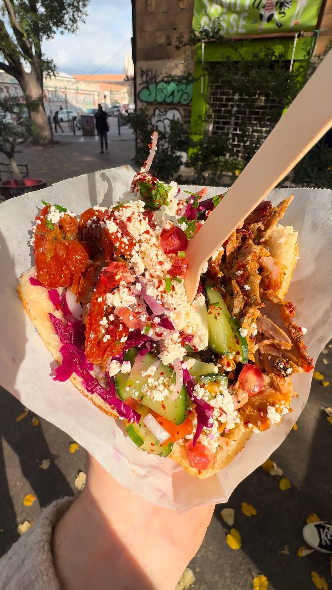 Post 10 by süßes frisch - Berliner kebap on Instagram (video)