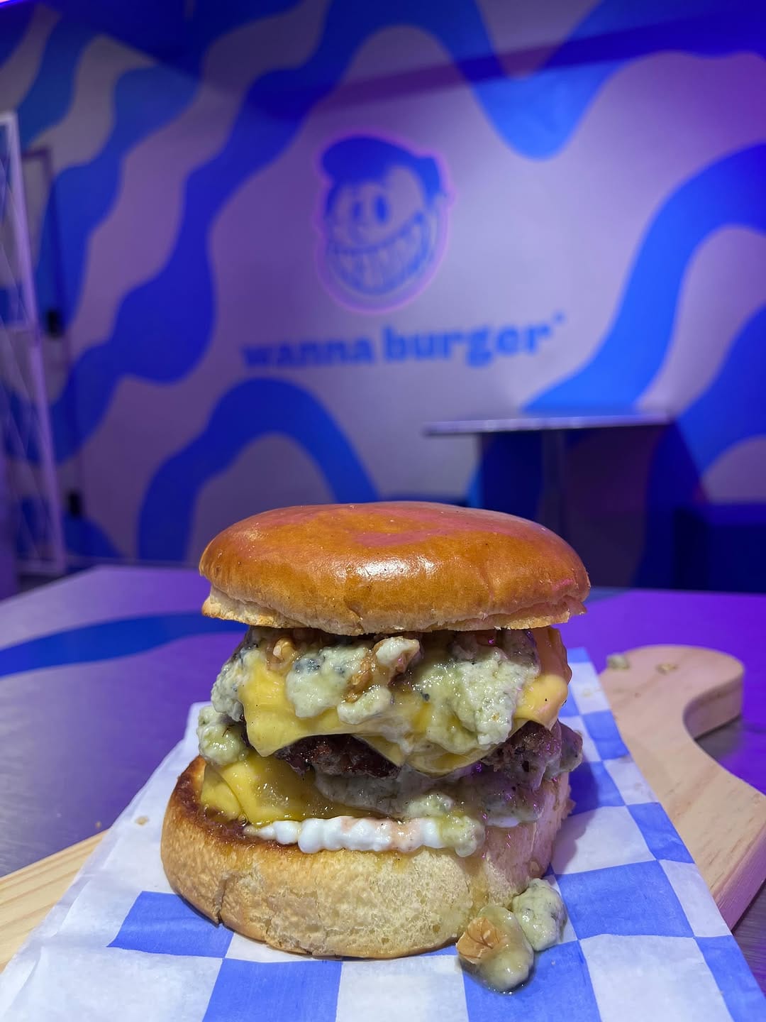 Post 3 by WANNA BURGER JOINVILLE on Instagram (image)