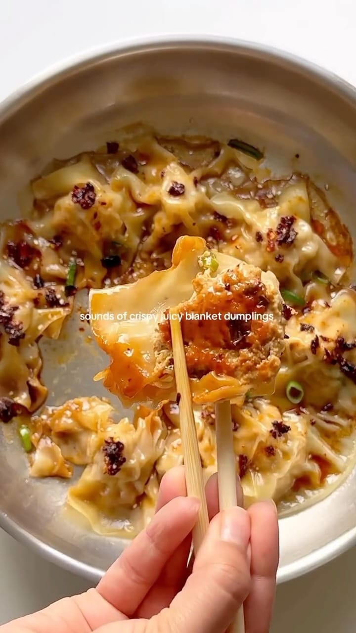 Post 8 by Ayesha Mahboob on Instagram (video)