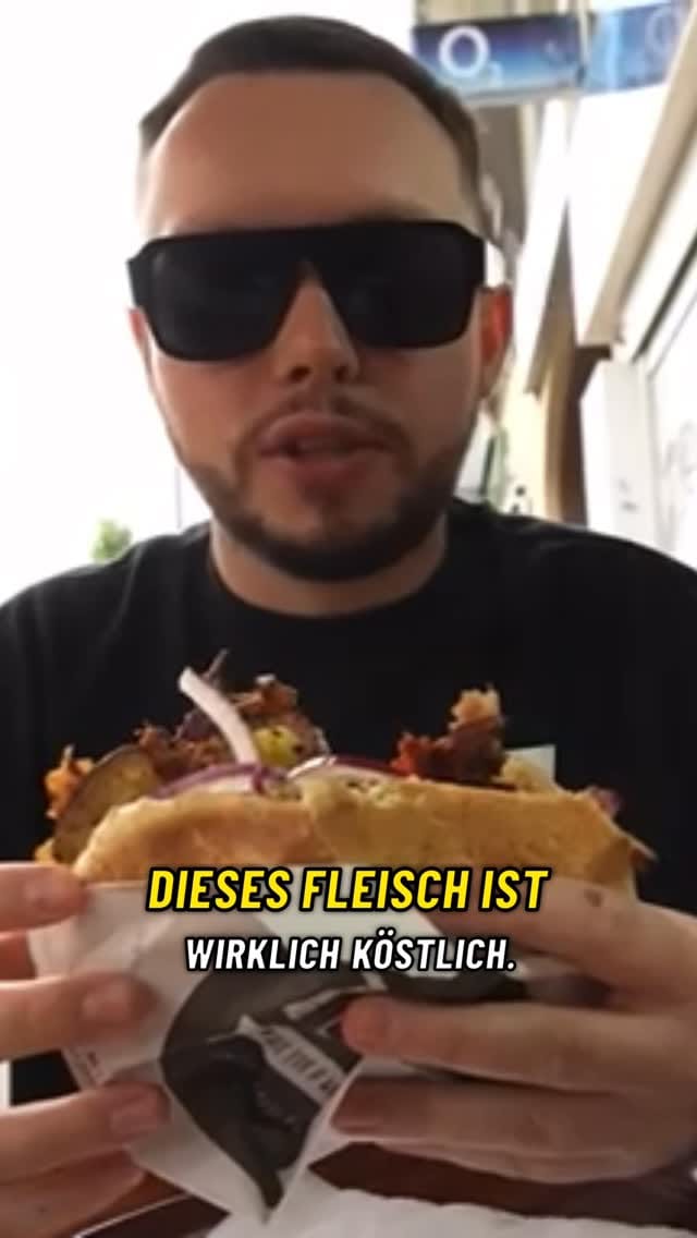 Post 9 by Wir definieren den Döner NEU😋 on Instagram (video)