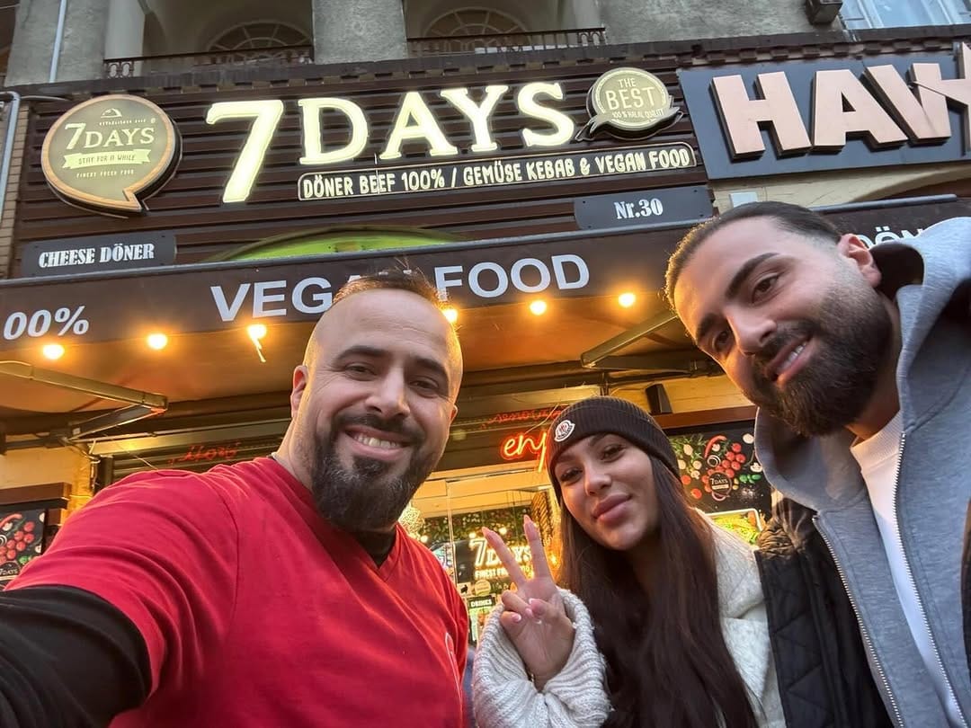 Post 8 by Wir definieren den Döner NEU😋 on Instagram (image)