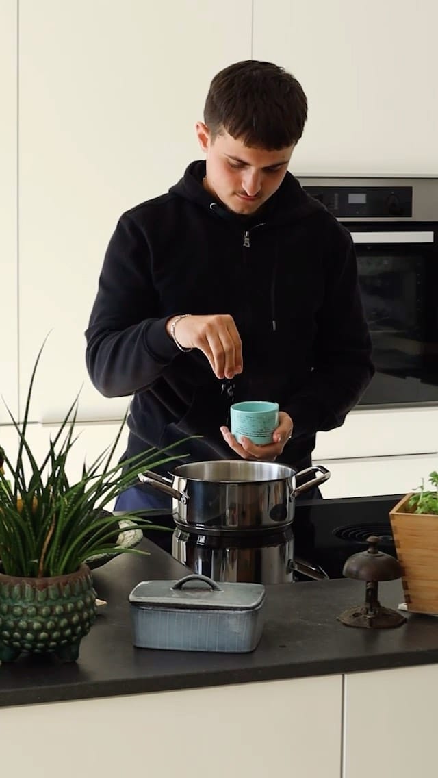 Post 4 by Vegetarische & Vegane Rezepte on Instagram (video)