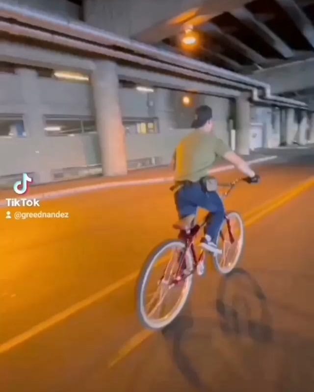 Post 8 by Bilis Motorcycle Apparel Ltd. on Instagram (video)
