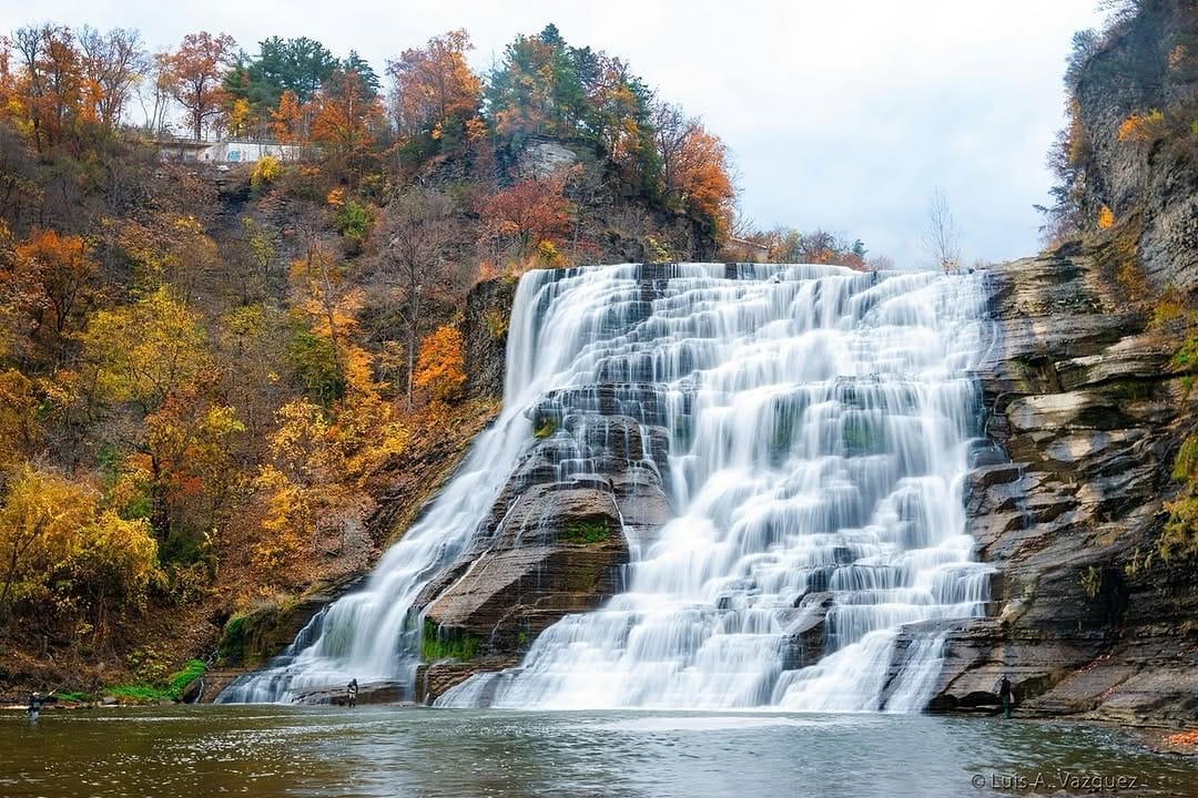 Post 9 by Luis V  | Photographer 🎥 📷 🌎✈️ on Instagram (image)