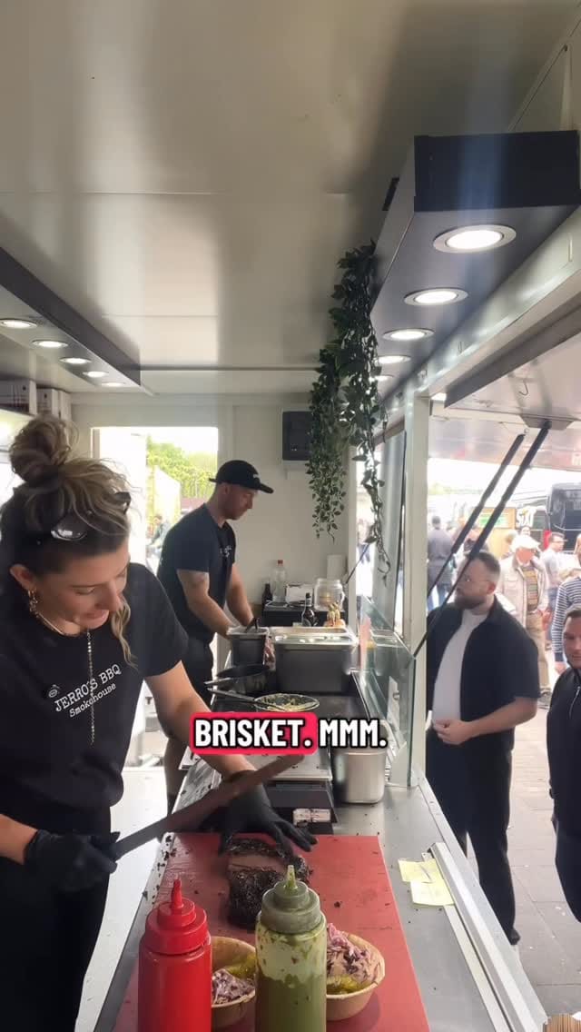 Post 10 by SMOKED BBQ | FOODTRUCK | CATERING on Instagram (video)