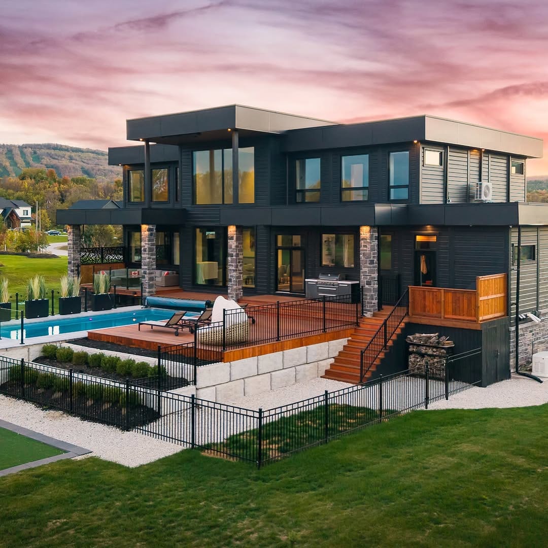 Post 1 by Toronto Levels | Real Estate on Instagram (carousel)