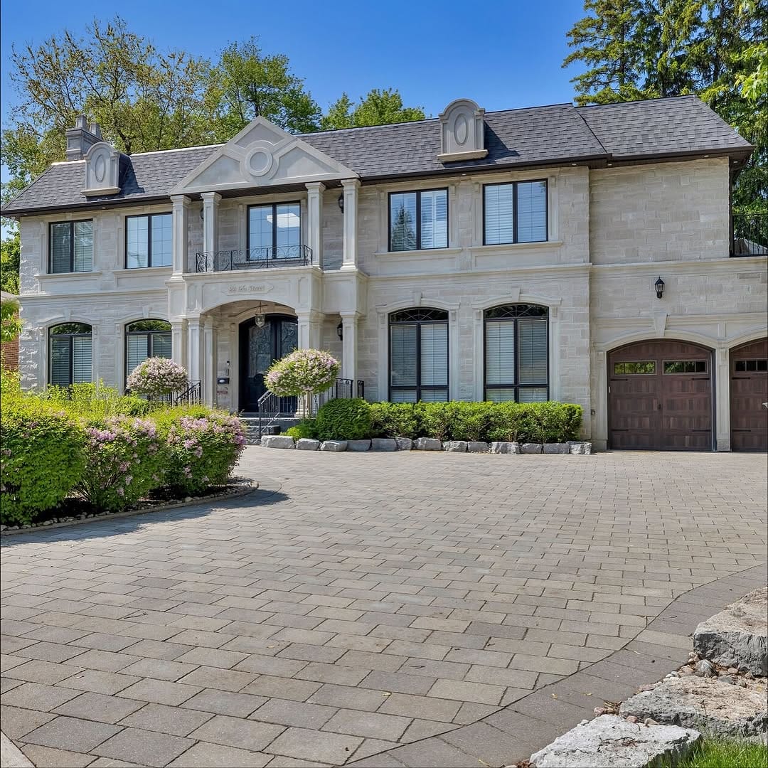 Post 4 by Toronto Levels | Real Estate on Instagram (carousel)