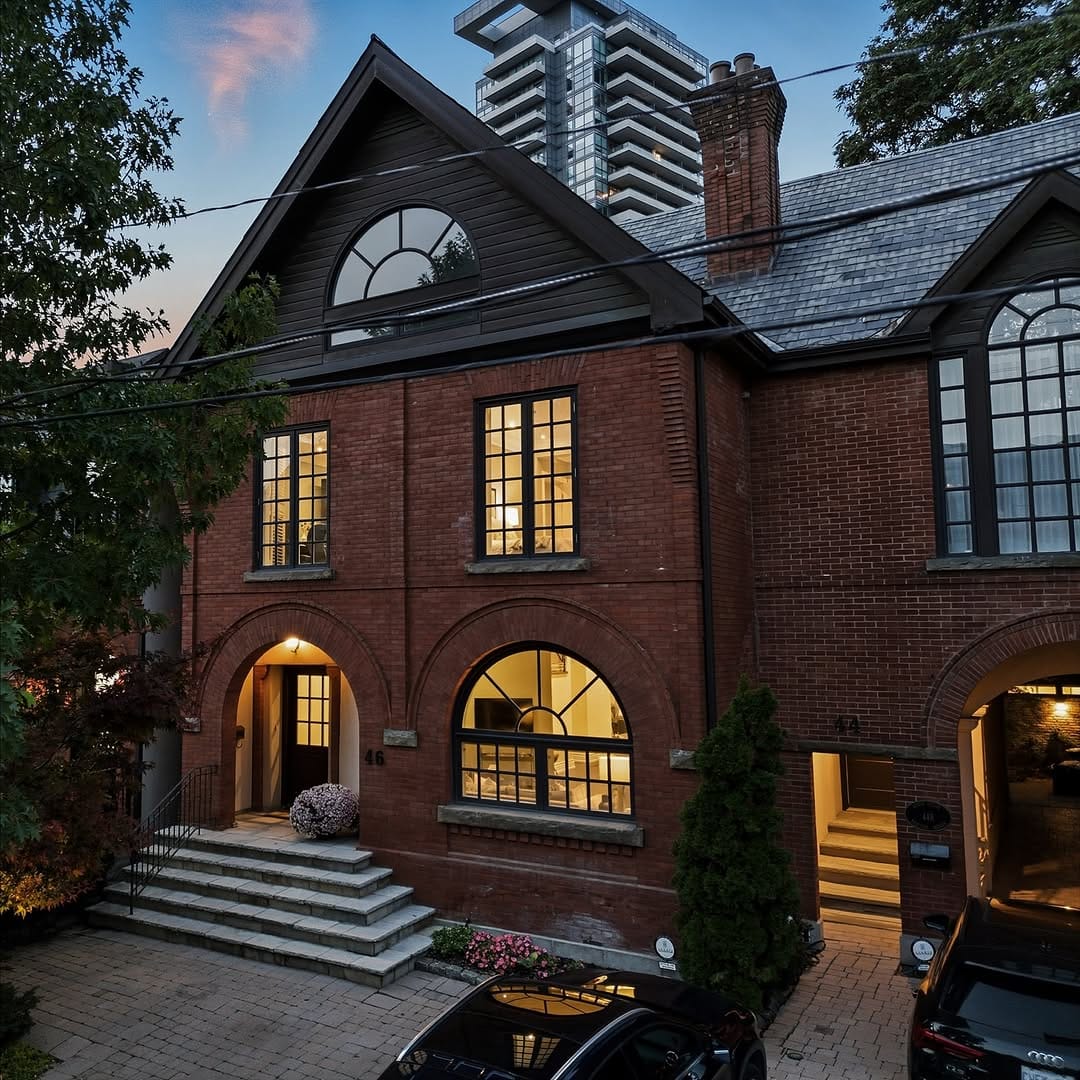Post 3 by Toronto Levels | Real Estate on Instagram (carousel)