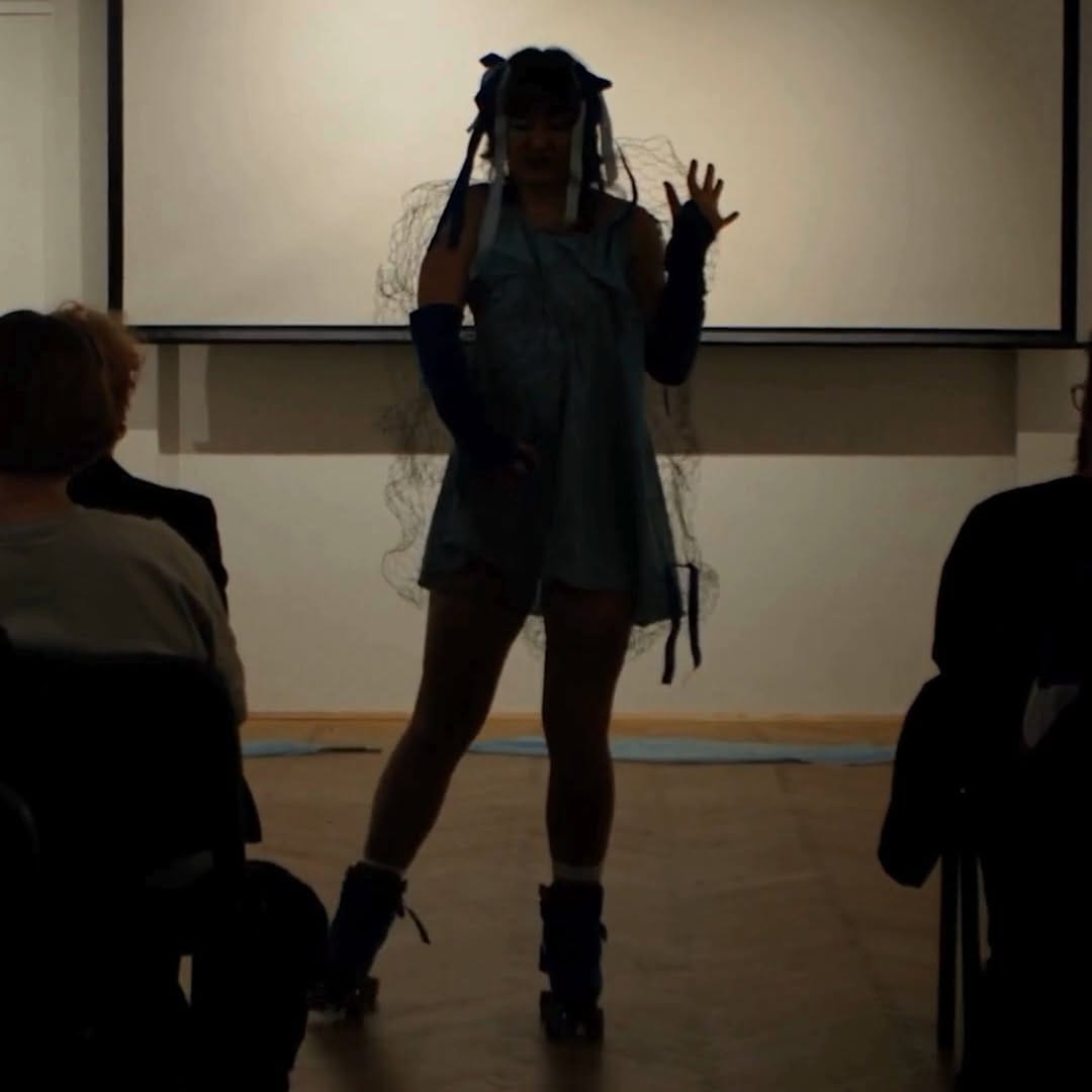 Post 3 by Helem Montréal on Instagram (video)