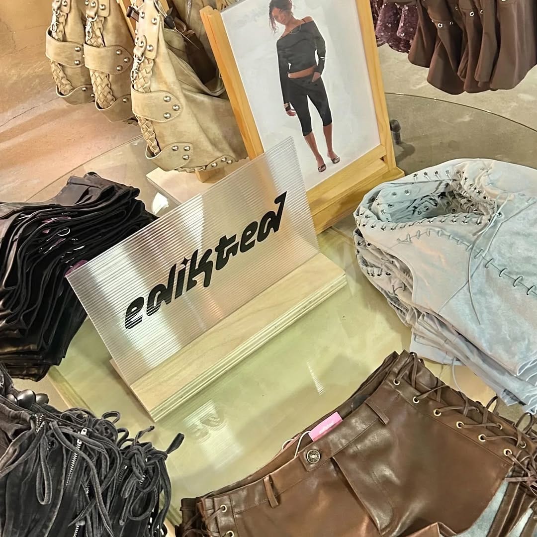 Post 1 by Urban Outfitters Vancouver on Instagram (image)