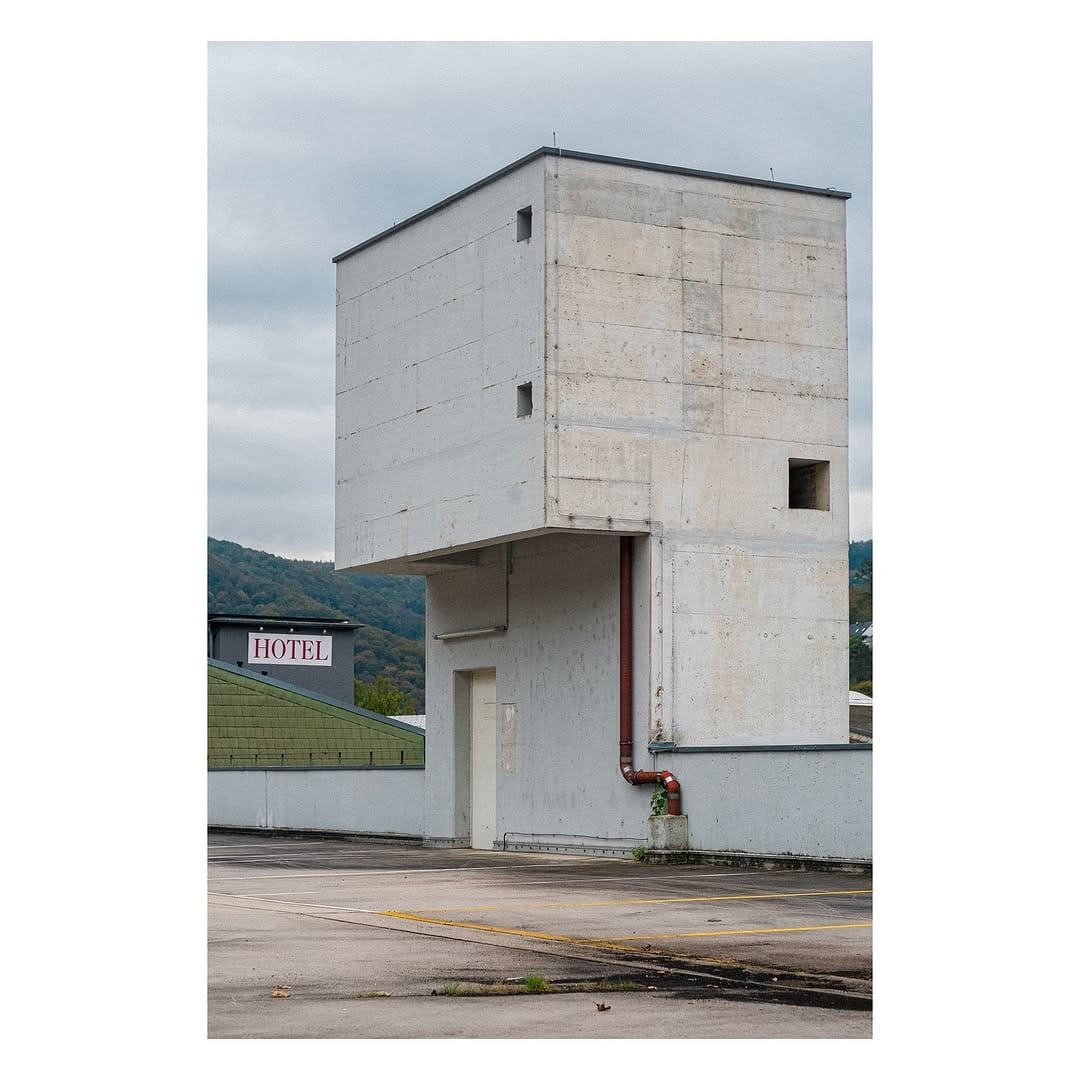 Post 3 by Modularfield on Instagram (carousel)