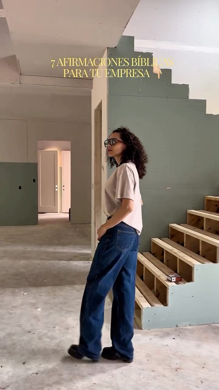 Post 1 by Saira Padilla | CEO & Investor on Instagram (video)