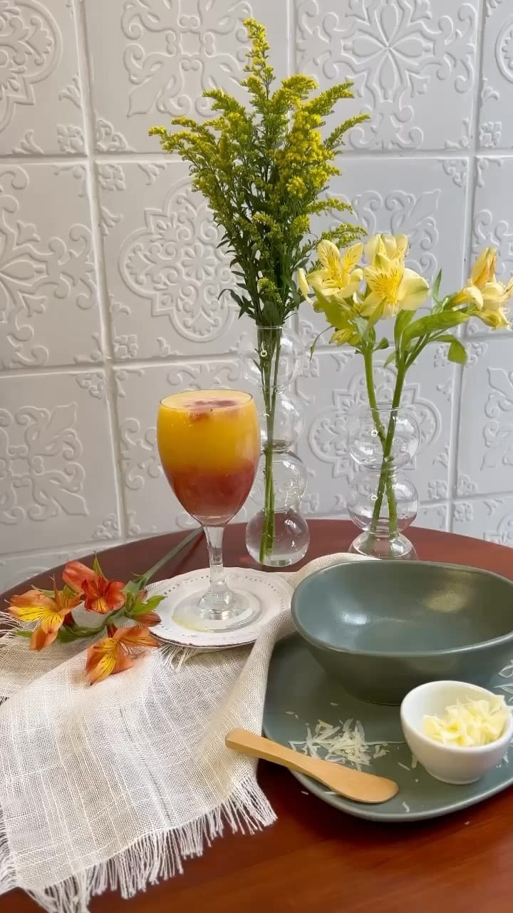 Post 4 by Açucare Café on Instagram (video)