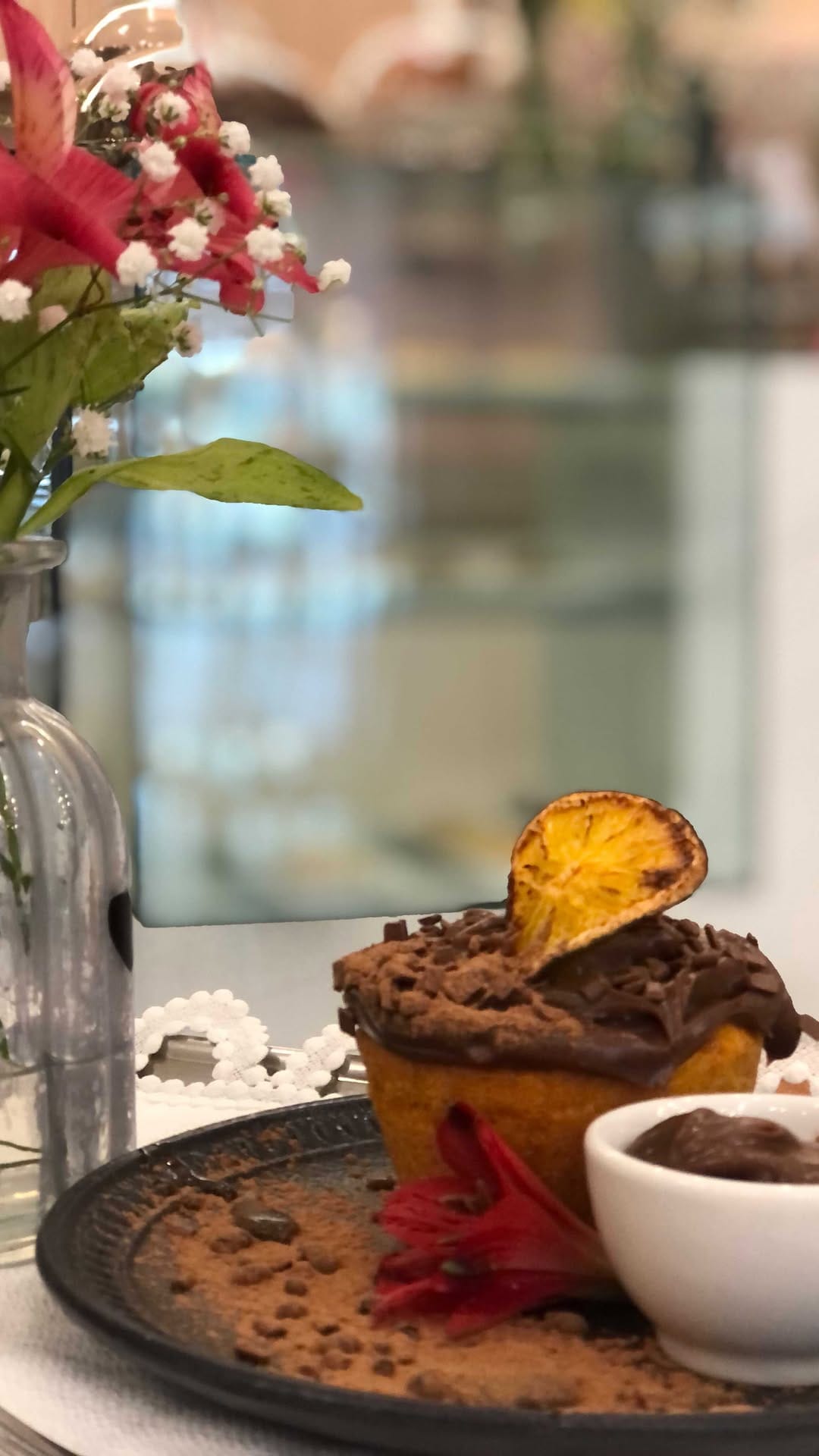 Post 6 by Açucare Café on Instagram (video)