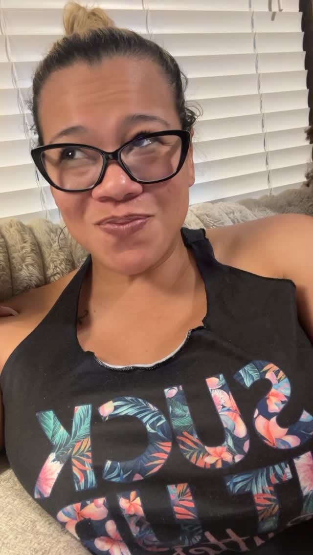 Post 2 by Vicki Ve Gómez on Instagram (video)
