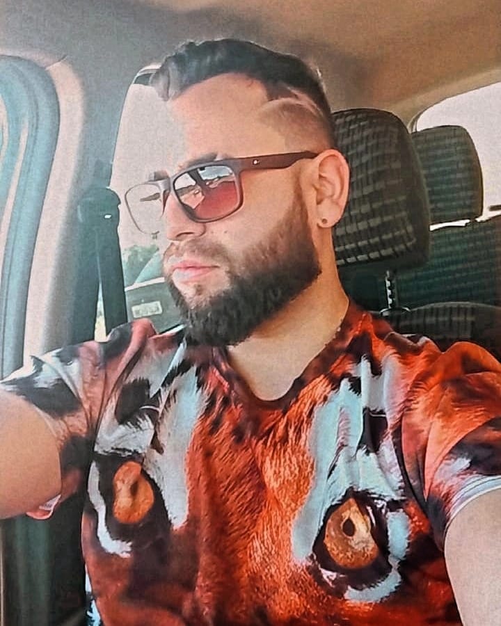 Post 9 by Cristian Lago on Instagram (image)