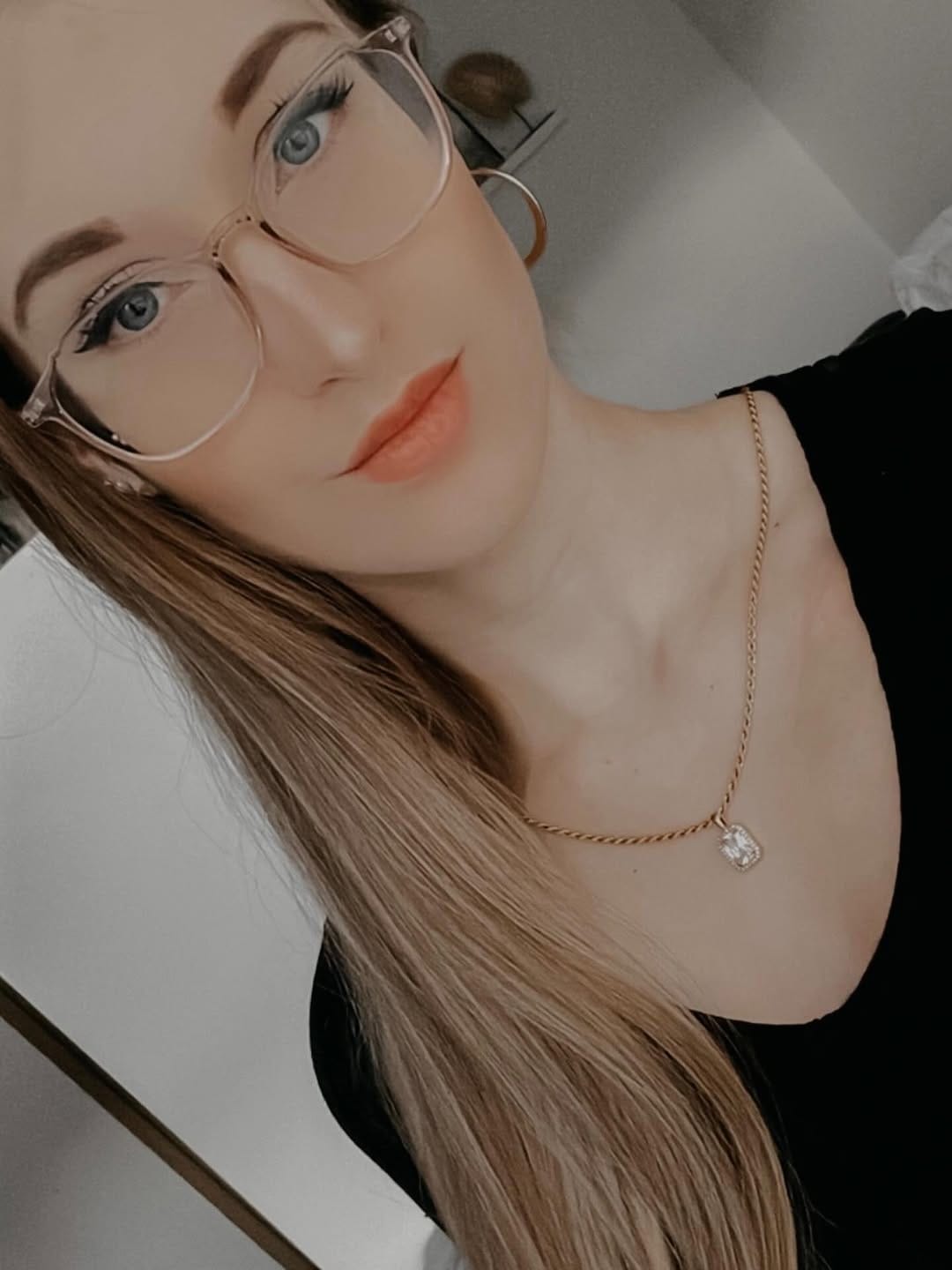 Post 8 by 𝐌𝐈𝐂𝐇𝐄𝐋𝐋𝐄 on Instagram (image)