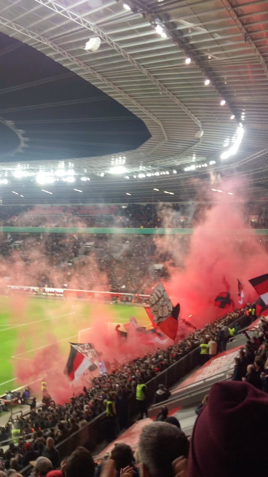 Post 9 by Simone Laudehr on Instagram (video)