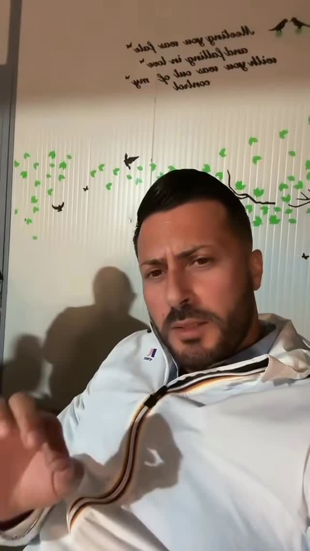Post 6 by Italiancomedy on Instagram (video)