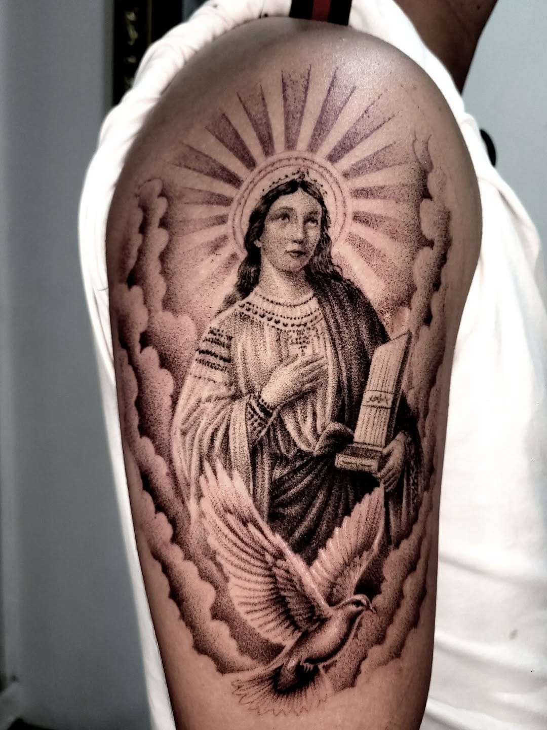 Post 2 by El niño.- tatuajes realistas on Instagram (image)
