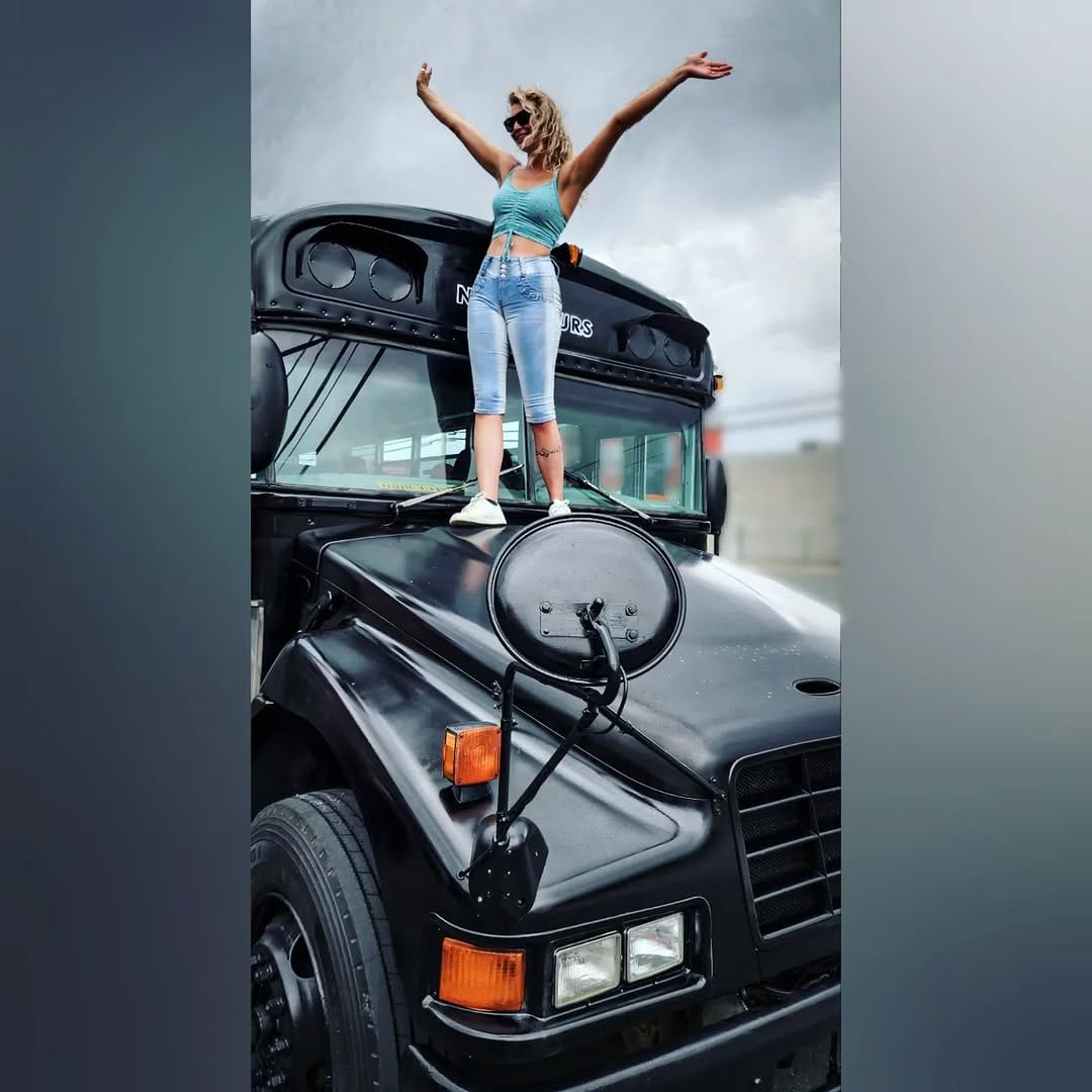 Post 10 by Eliza King on Instagram (image)